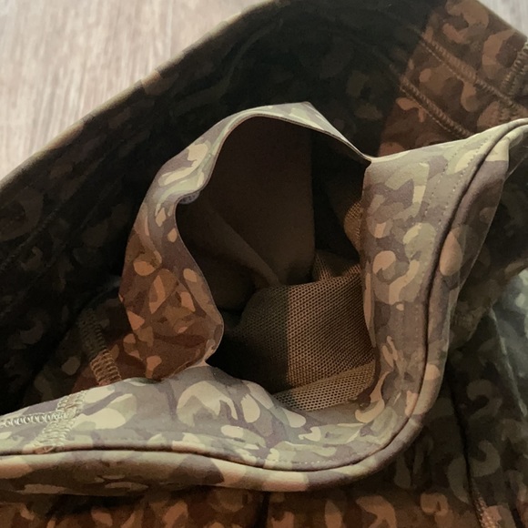 Lululemon Base Pace HR Tight 25” Size 4 - Picture 16 of 16